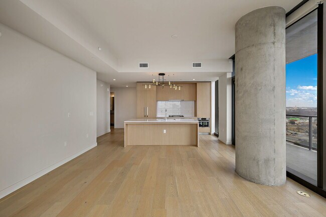 Building Photo - 44 East Ave