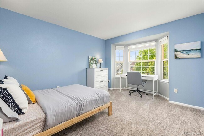 Building Photo - 5733 S Yakima Way