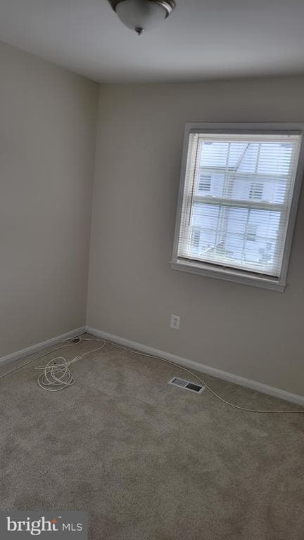 Building Photo - 2055 Pilgrim Dr