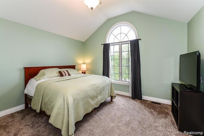 Building Photo - 51341 Park Pl Dr