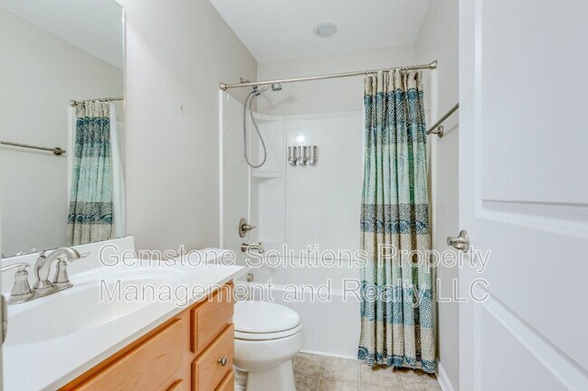 Building Photo - 2704 Orleans Dr