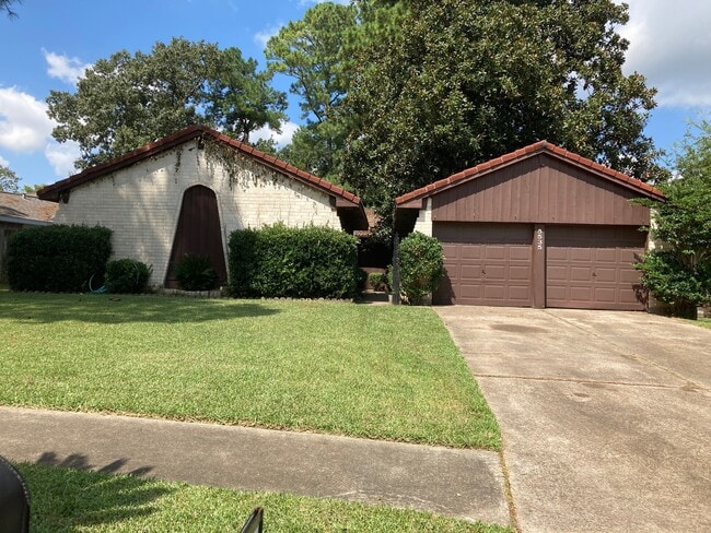 Primary Photo - 5535 Ashgate Dr