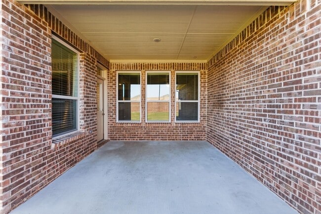 Building Photo - 1804 Star Fleet Dr