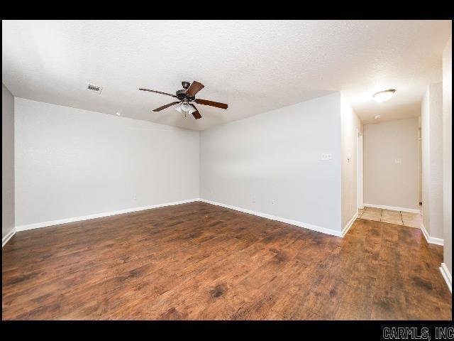 Building Photo - 400 E Locust St