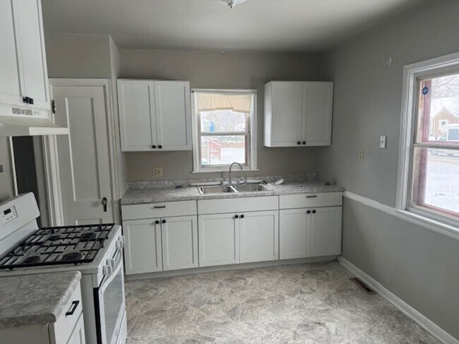 Building Photo - 3bd/1bath House in Minneapolis!