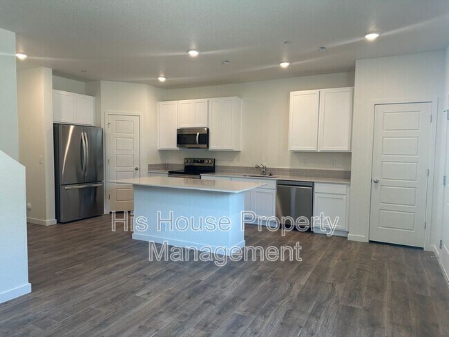 Building Photo - 3900 Pinnacles Ct