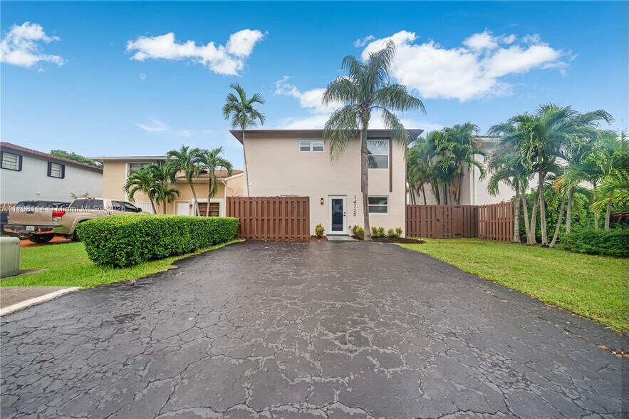 Building Photo - 14725 SW 107th Ter