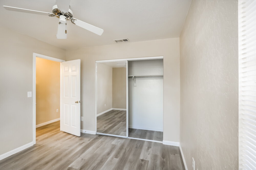 Building Photo - 1316 E Thunderhill Pl