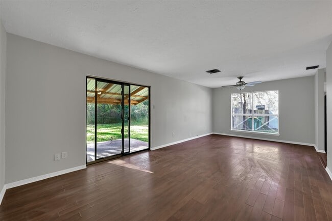Building Photo - 1604 Hazelwood St