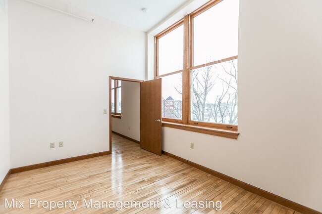 Building Photo - 346 2nd Ave SW