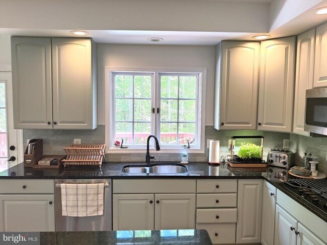 Building Photo - 7500 Tahoe Ct