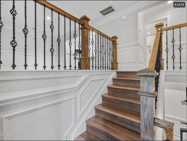 Building Photo - 316 Howland Ave