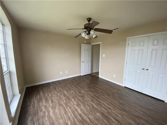 Building Photo - 2409 Gail Dr