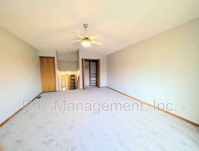 Building Photo - 9200 Parkside Dr