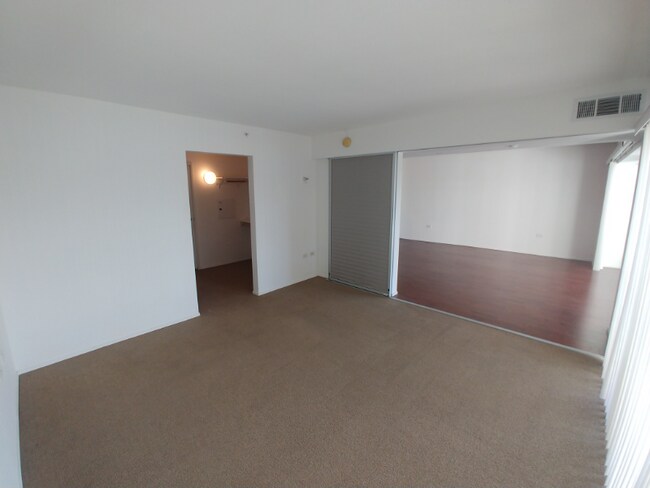 Building Photo - 255 N Sierra St