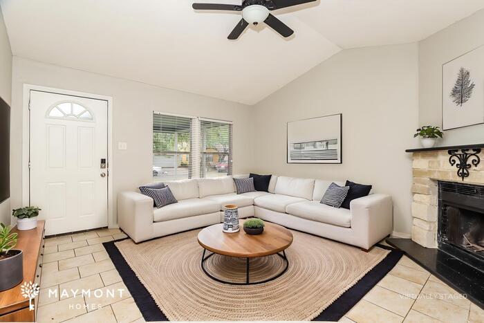 Building Photo - 10023 Amber Field Dr