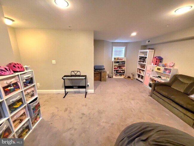 Building Photo - 3709 Fords Ln
