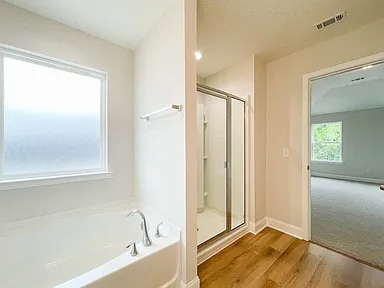 Building Photo - 577 Meloney Dr