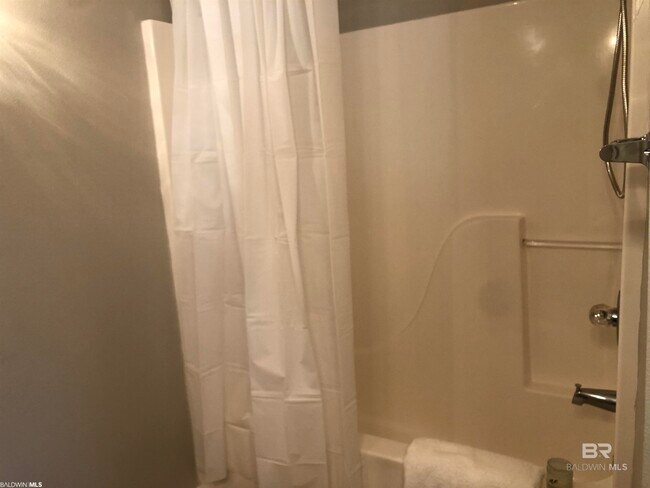 Building Photo - 9839 Hollowbrook Ave