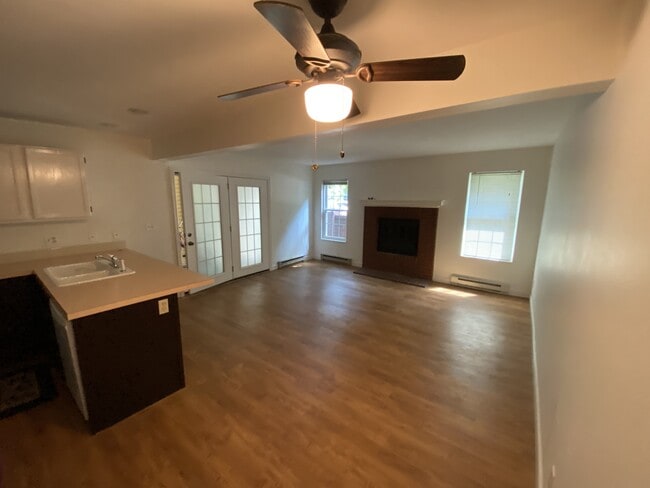 Building Photo - 3565 Windmill Dr