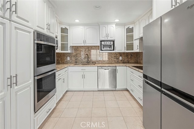 Building Photo - 3200 La Rotonda Dr