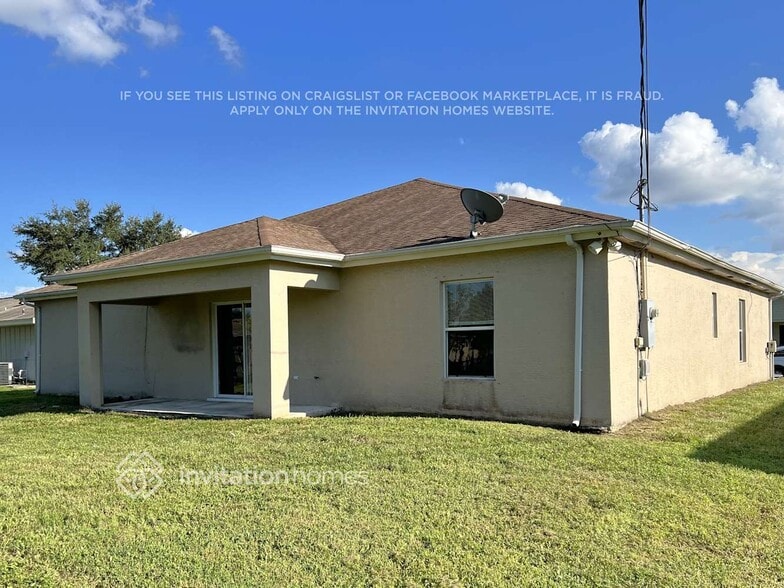 Building Photo - 931 SW Gaitor Ave