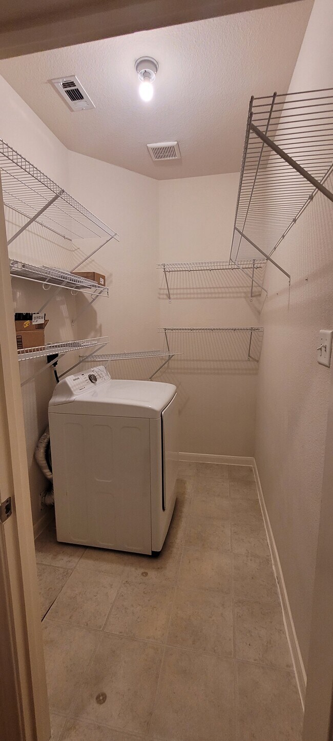 Building Photo - 217 Grooms Rd