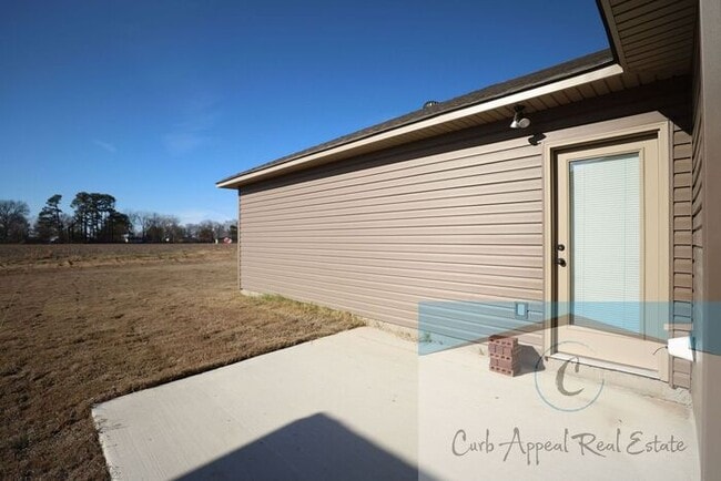Building Photo - Move in special $900!! Beautiful new construction 3 bed / 2 bath home - Lake City