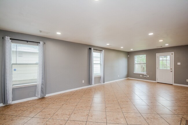 Building Photo - 22951 Twisting Pine Dr