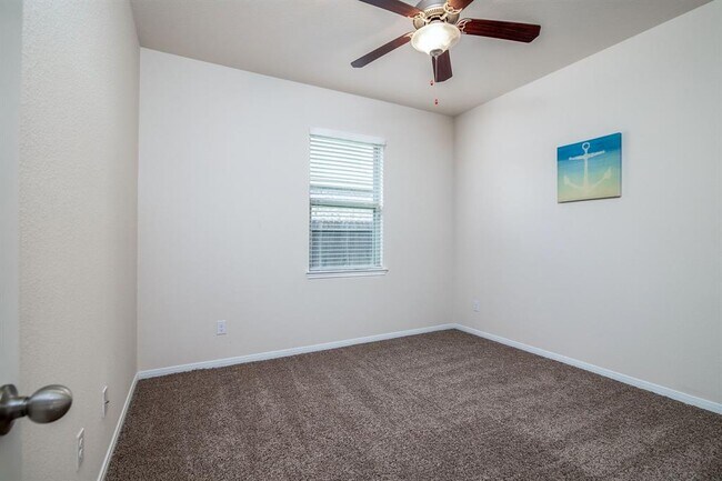Building Photo - 14014 Sand Ridge Crossing