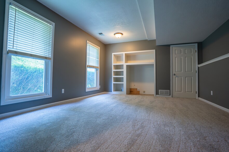 Building Photo - 1257 SE Princeton Dr
