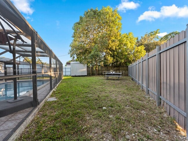 Building Photo - 19850 Franjo Rd