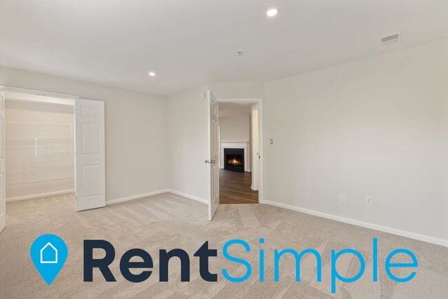 Building Photo - 8075 Lacy Dr