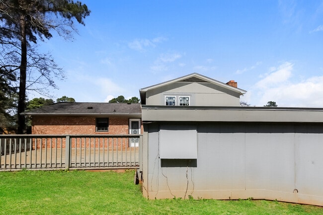 Building Photo - Charming 4 Bedroom Home in Martinez, GA