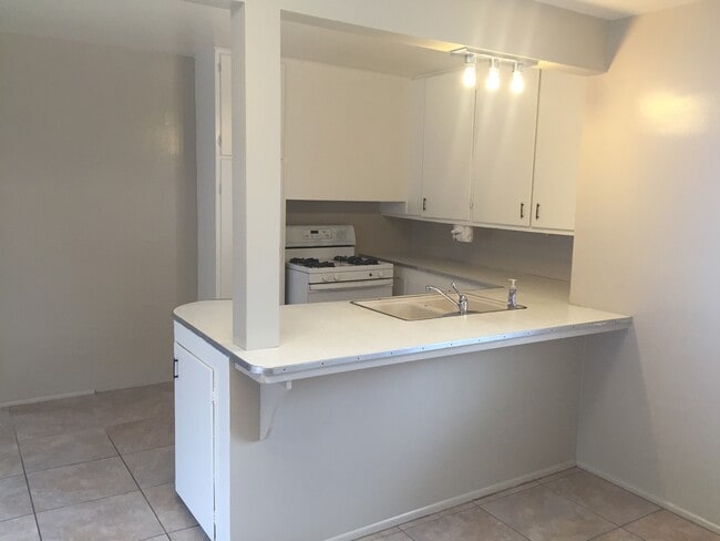 Building Photo - 2BD/1.5BA House - Moreno Valley, CA