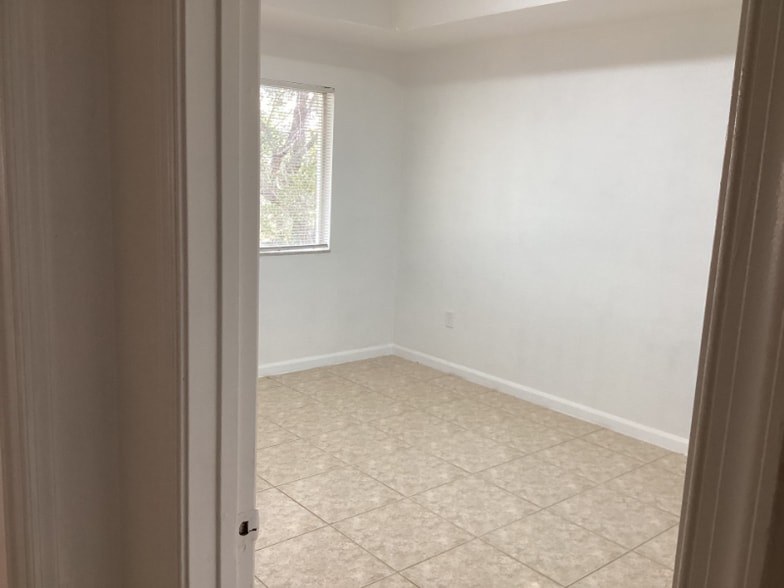 Building Photo - 2736 SE 15th Rd