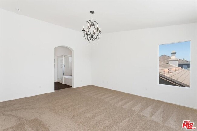 Building Photo - 3280 Canyon View Dr