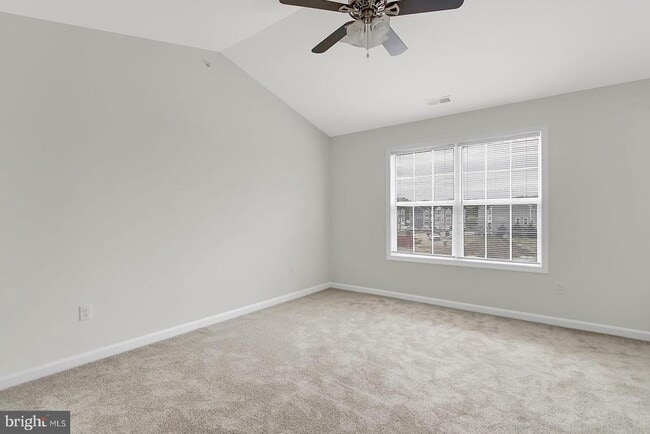 Building Photo - 127 BALSAM Ln