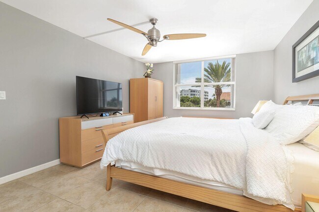 Building Photo - 2860 S Ocean Blvd
