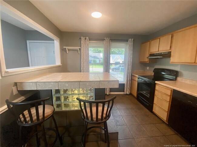 Building Photo - 5681 Pepperbush Dr