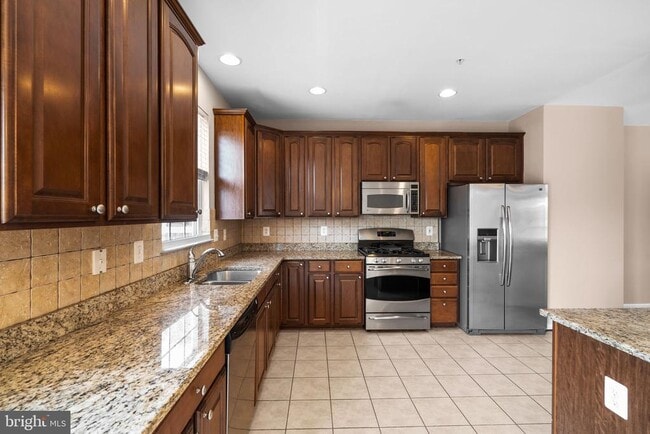 Building Photo - 7129 Water Oak Rd