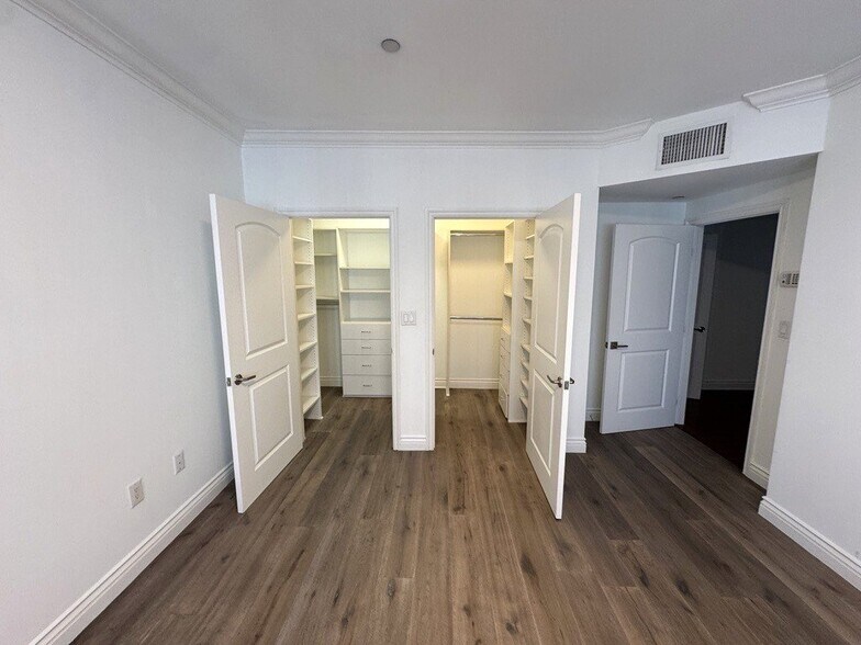 Building Photo - 11848 Kiowa Ave