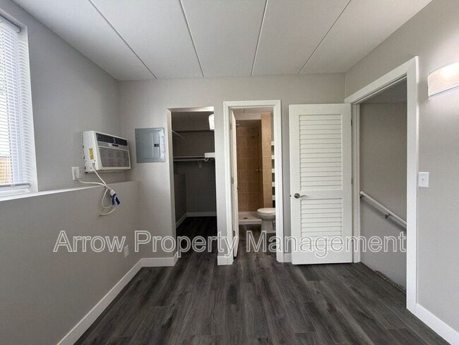 Building Photo - 877 N 26th St