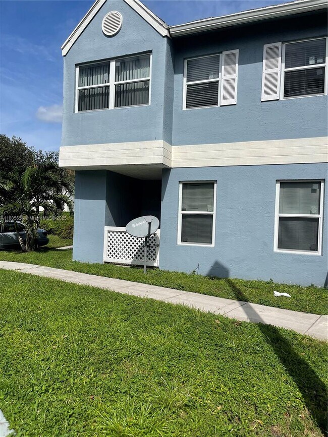 Building Photo - 17565 NW 67th Pl