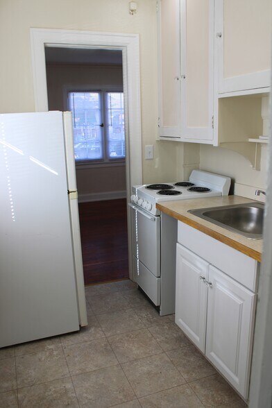 Building Photo - 535 Yakima St