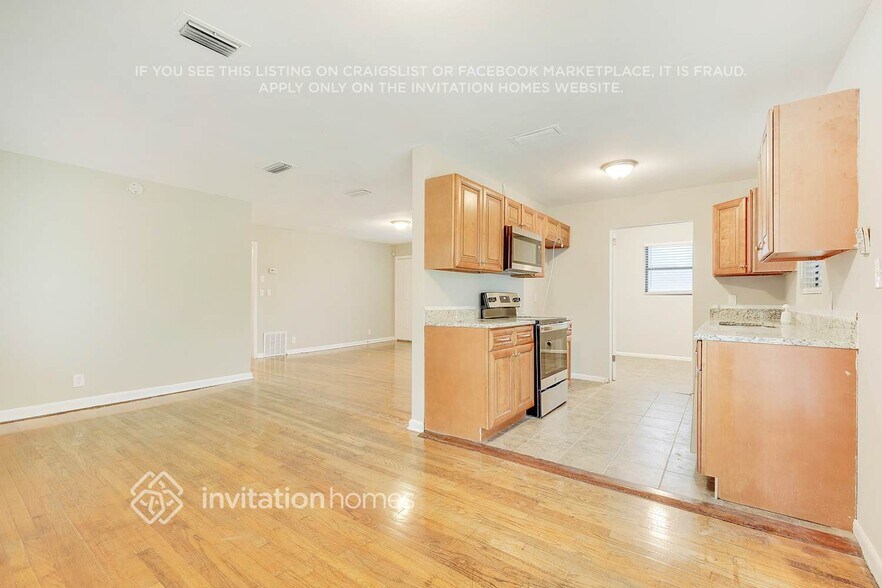 Building Photo - 2938 Charme Ct