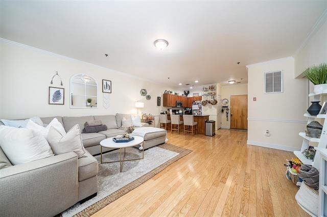 Building Photo - 501 9th St