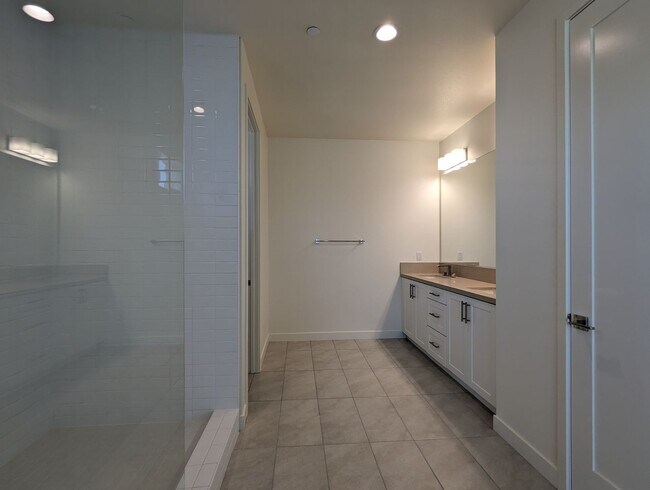 Building Photo - Beautiful Two-Story Four Bedroom Home at t...