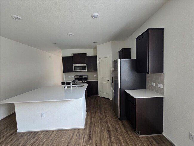 Building Photo - 6825 Colorado Bluffs Rd