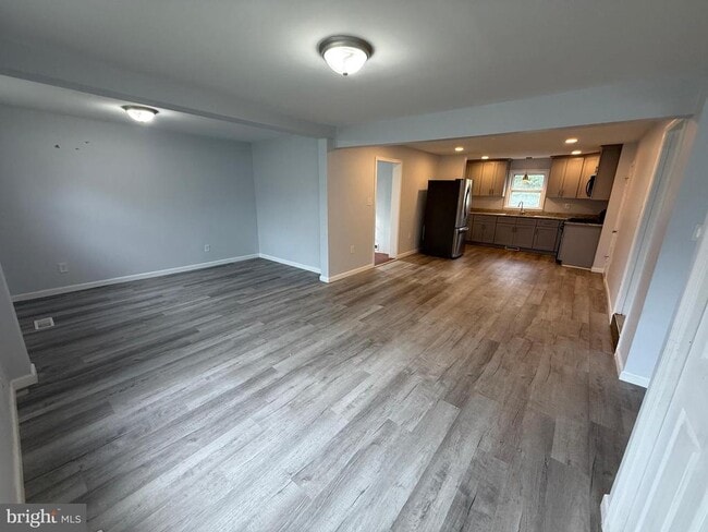 Building Photo - 1036 S Spring Rd